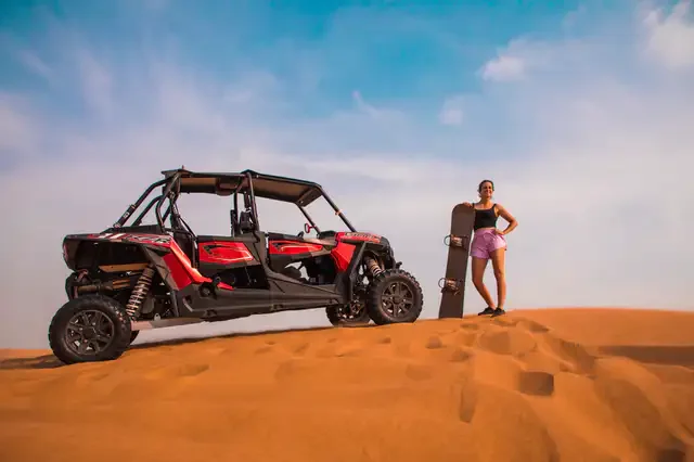 Dune buggy rit in de Lahbab woestijn - Dubai